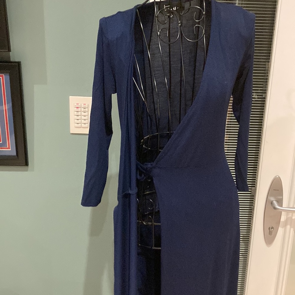 Dress - Picture 6 of 7